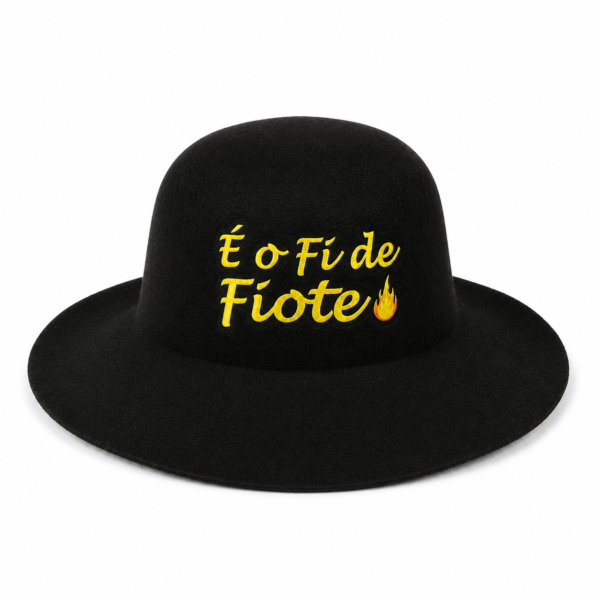 Chapéu infantil preto com frase É o Fi de Fiote
